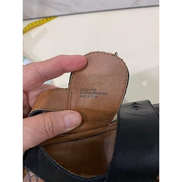 B.O.C Born Concept Alondra Women's Black Leather Wedge Sandals Size 7 - Picture 4 of 16